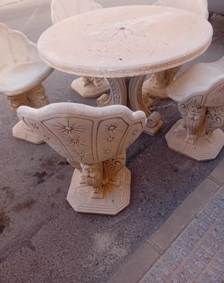 Conjunto mesa y 5 sillas de piedra