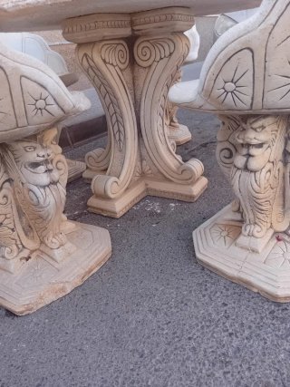 Conjunto mesa y 5 sillas de piedra