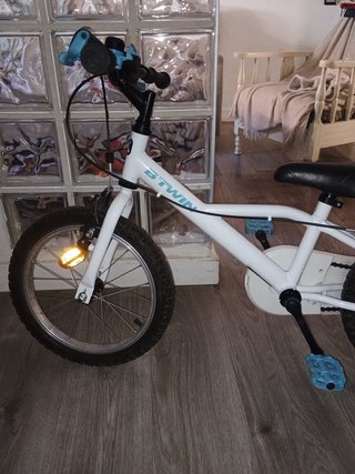 Bicicleta infantil Btwin blanca