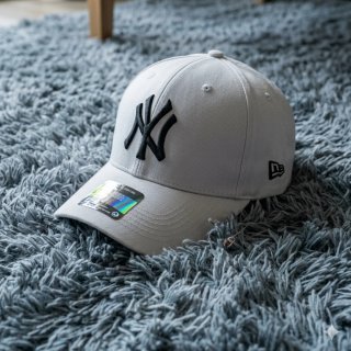 Gorra New Era NY Blanca y Negra