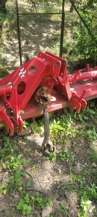 Rotavator Howard Rojo