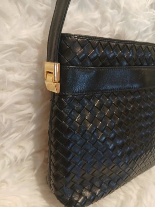 Bolso negro tejido
