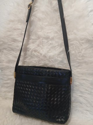 Bolso negro tejido