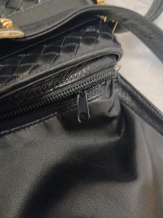 Bolso negro tejido