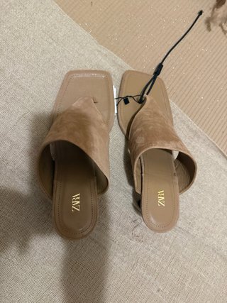 Sandalias Zara Piel Serraje Dedo Beige