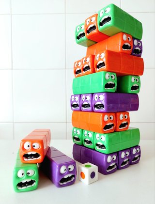 Juego de mesa Wobbly Worms Pavilion