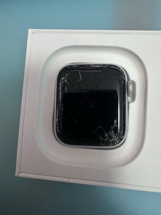 Apple Watch SE LTE A2355 Plata KZQ125