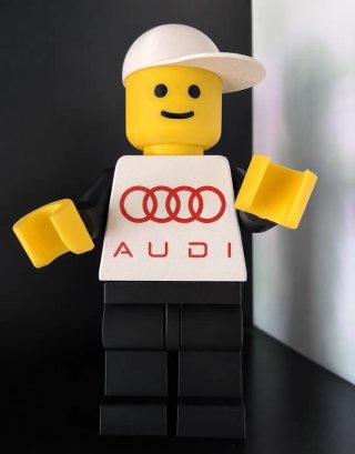 Brick Man, Audi