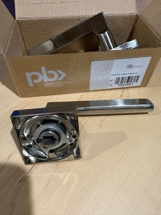 Maneta de puerta moderna NUEVA!!