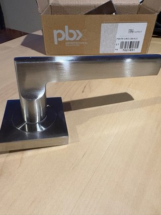 Maneta de puerta moderna NUEVA!!