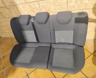 Asientos traseros coche 3 reposacabezas