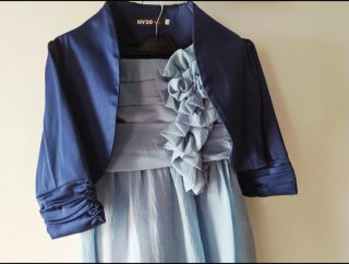 Vestido de fiesta con bolero.