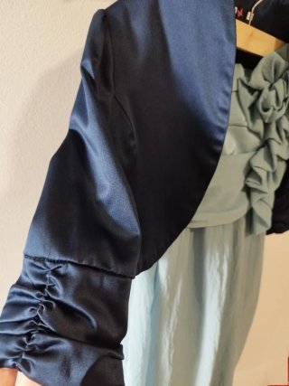 Vestido de fiesta con bolero.