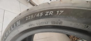 Neumático Michelin 225/45/17