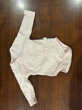 Conjunto bebé rosa tejido con capota