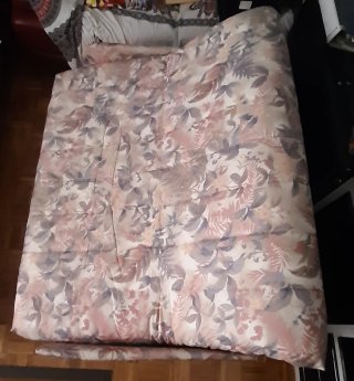 Sofá Cama Tapizado 130cm x 80 cm y altura 80 cm.