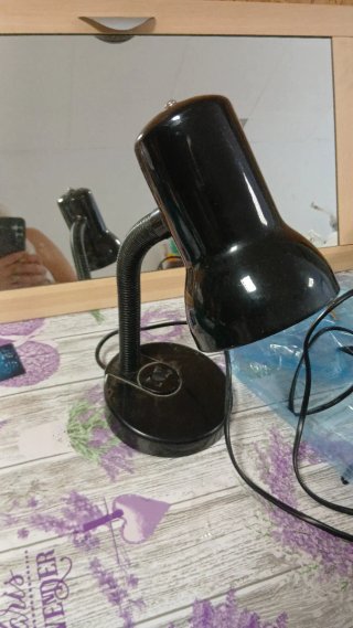 Lámpara de escritorio flexible negra