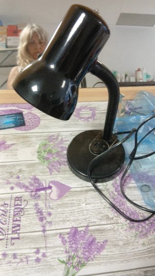Lámpara de escritorio flexible negra