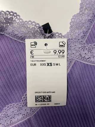 Top lencero morado con encaje