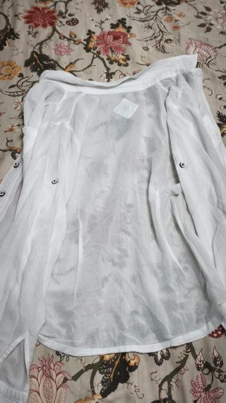 Camisa blanca de manga larga