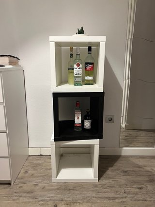 Estanterías Kallax Modulares Ikea Blancas y Negra