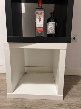 Estanterías Kallax Modulares Ikea Blancas y Negra