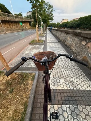 Bicicleta de paseo urbana ciudad