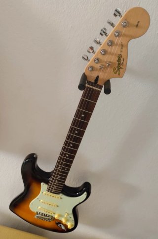 Squier Strat + Fat 50 pickups