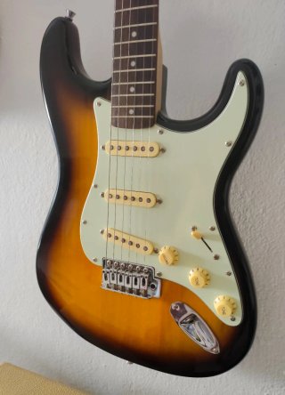 Squier Strat + Fat 50 pickups