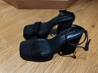 Sandalias negras