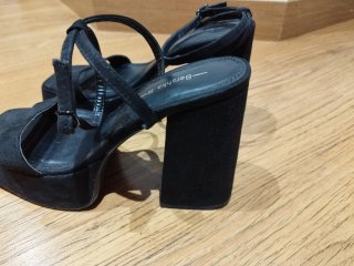 Sandalias negras