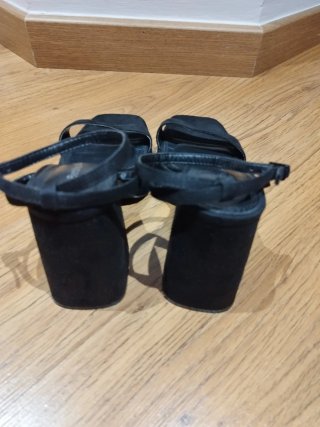 Sandalias negras