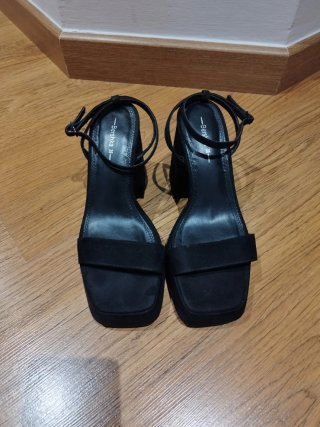 Sandalias negras