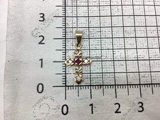 colgante oro 18k con piedra