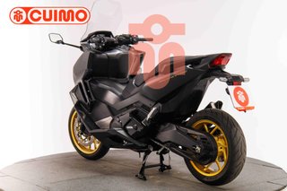 HONDA FORZA 750