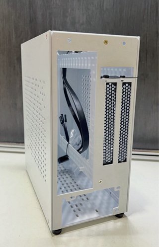 Custodia per PC Mini-ITX SKTC A07