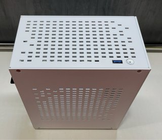 Custodia per PC Mini-ITX SKTC A07