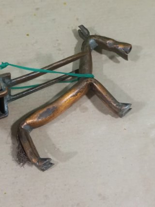Figura caballo con carro de hierro años 70
