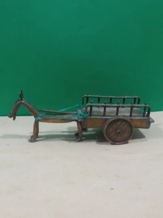 Figura caballo con carro de hierro años 70