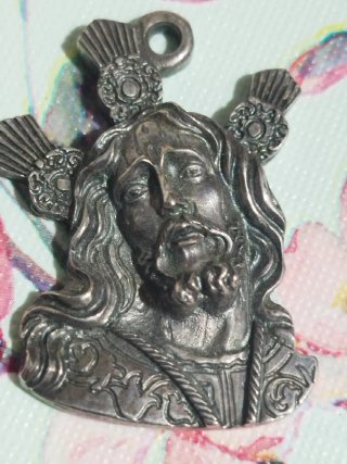 Colgante Jesús y Medalla Virgen