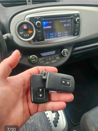 TOYOTA YARIS HYBRID 100cv  AUTOMÁTICO · ECO