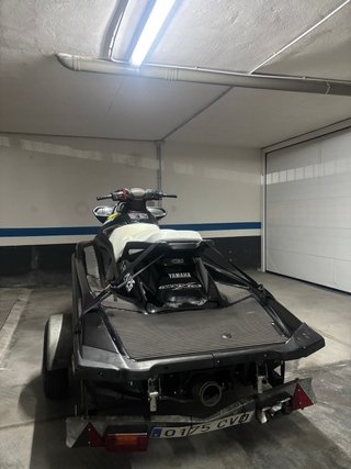Yamaha VX Deluxe Jet Ski