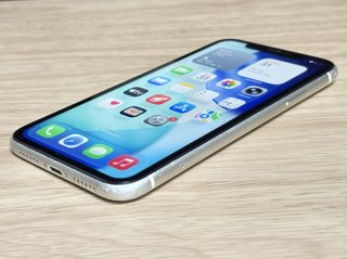 iPhone 11 White 64GB CON CAJA -- BATERÍA NUEVA -