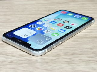 iPhone 11 White 64GB CON CAJA -- BATERÍA NUEVA -