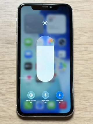 iPhone 11 White 64GB CON CAJA -- BATERÍA NUEVA -
