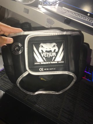 Equipo Boxeo/MMA Venum Casco y Guantes Venum