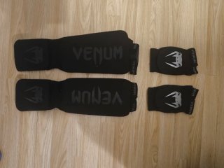Equipo Boxeo/MMA Venum Casco y Guantes Venum