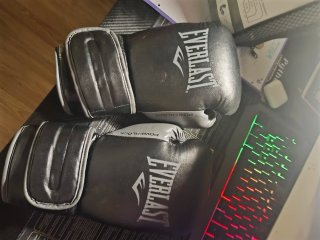 Equipo Boxeo/MMA Venum Casco y Guantes Venum