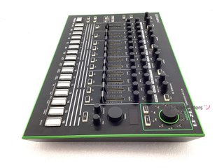 caja de ritmos roland tr-8