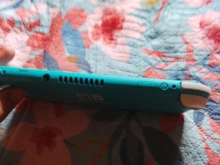 Nintendo Switch Lite Turquesa + FIFA 24 + Bakugan